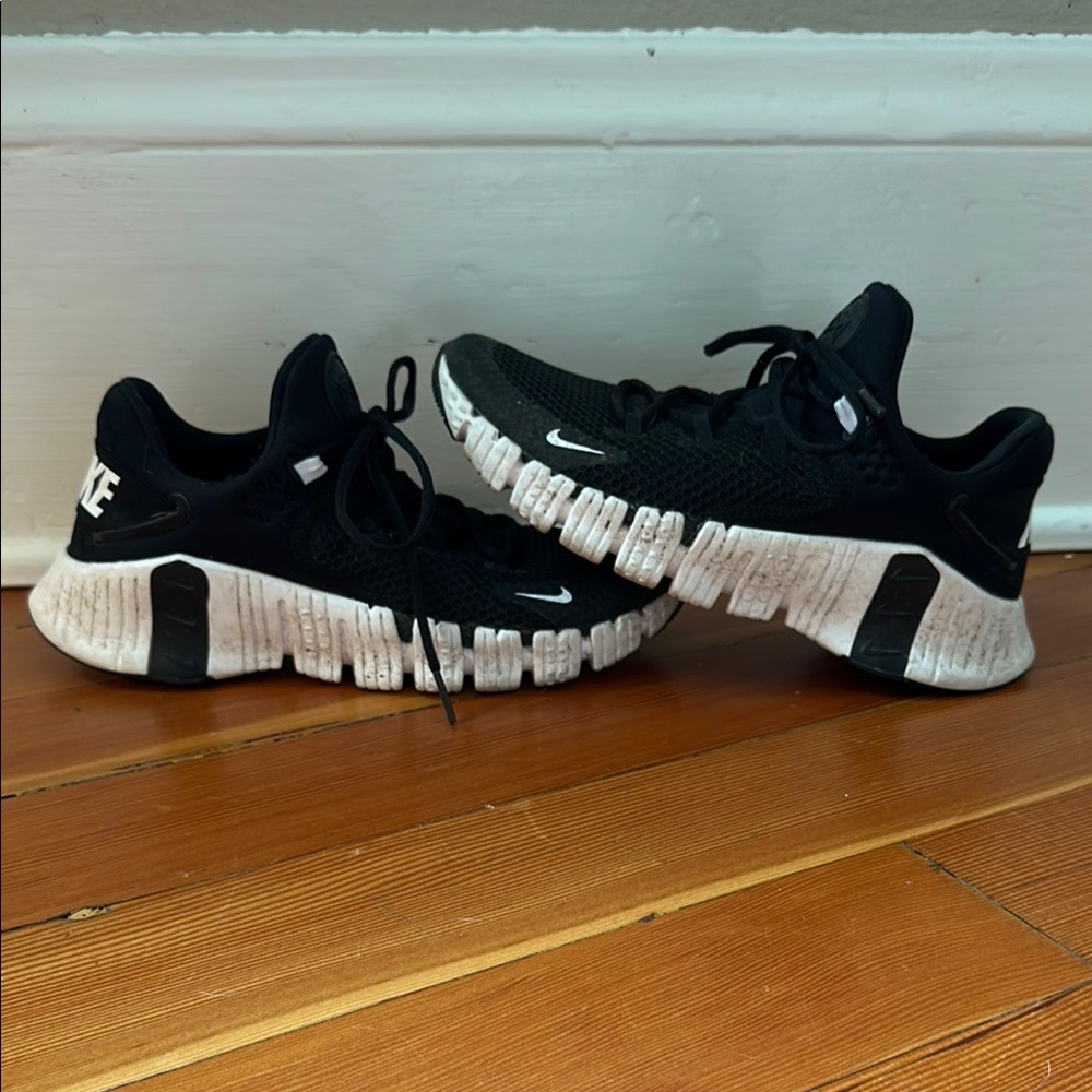 Nike Women’s Metcon in Black Size US 7.5